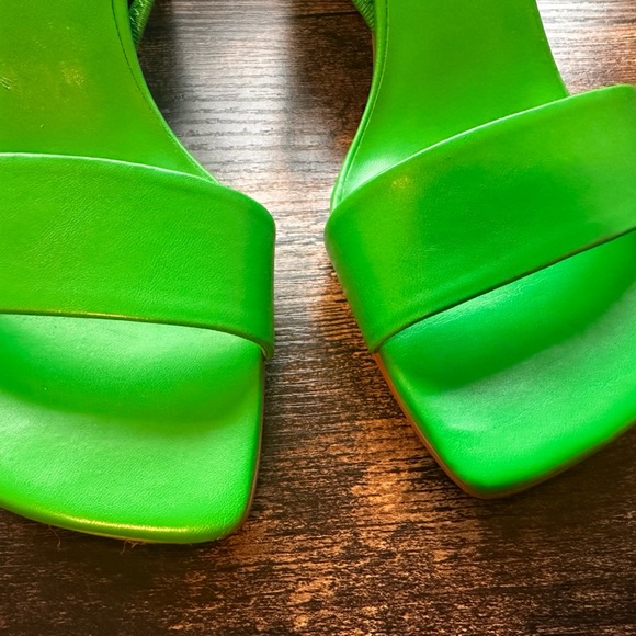 Jeffrey Campbell Women's Adapt Green Block Heels - Picture 15 of 16